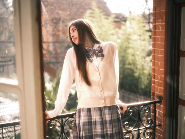 乖乖女？不，老娘是钓系野玫瑰乖乖女？不，老娘是钓系野玫瑰安若初顾司宴by黑芍药完整在线阅读