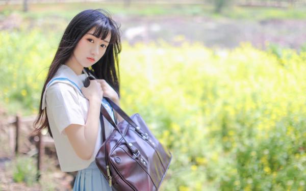 《娱乐：热芭别怕，我是你同桌啊》江云热芭全部章节目录