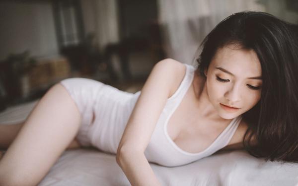 《继妹重生换亲？糙汉猎户掐腰娇宠》时窈窈顾文烽小说精彩内容免费试读