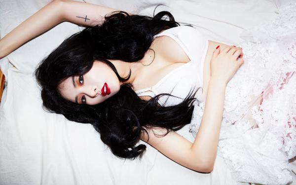 杨战碧莲精彩章节免费试读 关押的美女犯，竟是皇家子弟小说 大结局